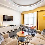 Luxury Royal By Prestige Homes Lejlighed