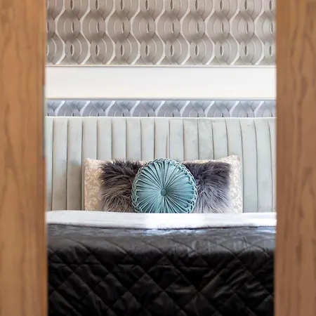 Luxury Royal By Prestige Homes Apartment *