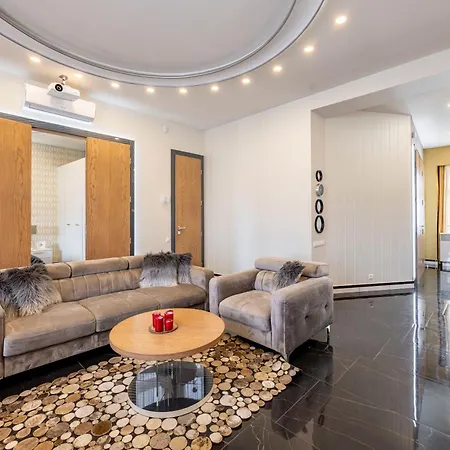 Apartment Luxury Royal By Prestige Homes *