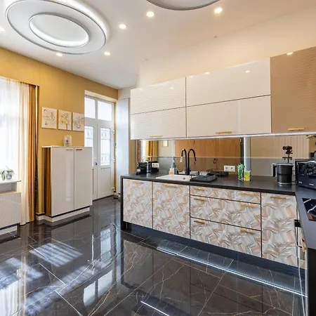 Luxury Royal By Prestige Homes * Budapest