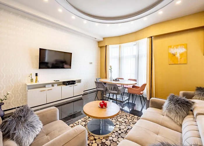 Luxury Royal By Prestige Homes Apartament